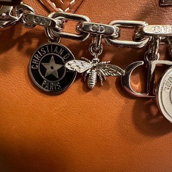Christian Dior 30 Montaigne bag charm New - Picture 6 of 11